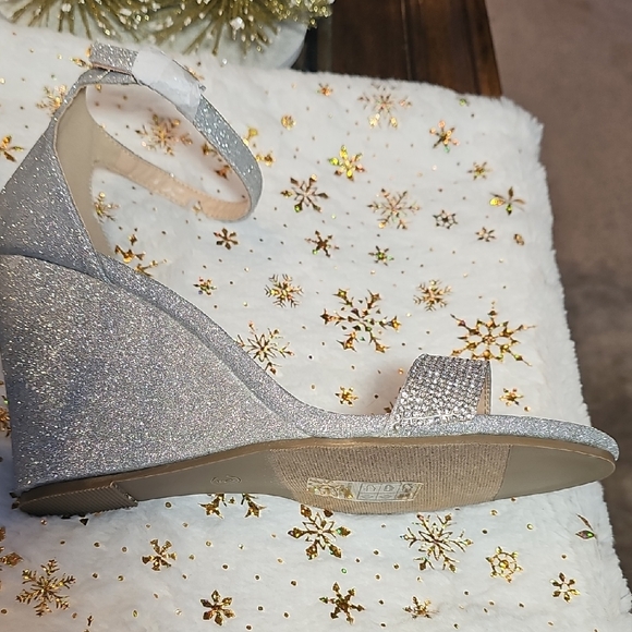 Lauren Lorraine Glittering Silver Heels - Picture 7 of 10